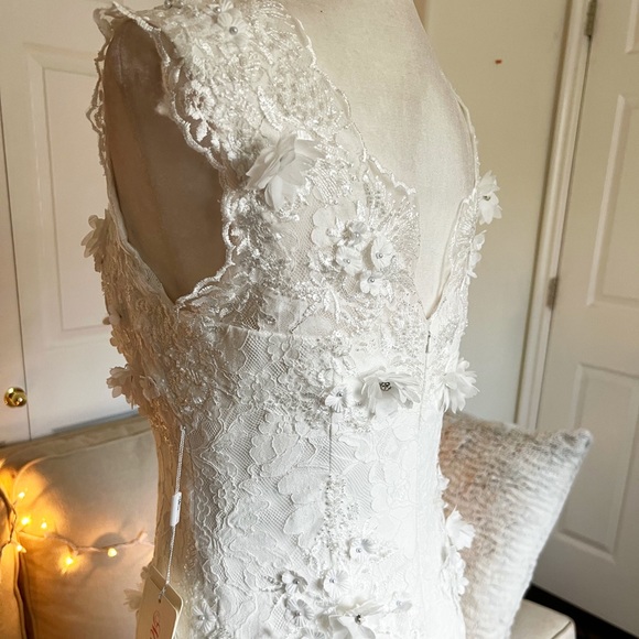 NWT Mingdas Wedding dress White flowers size 4-6 NEW! GORGEOUS!! - Picture 10 of 12